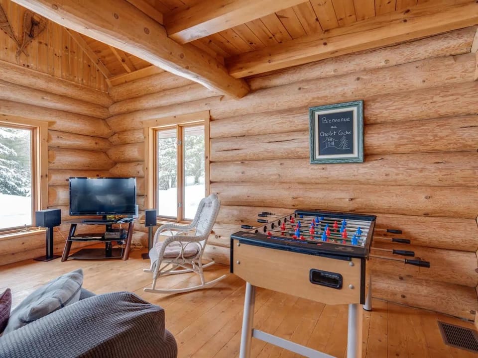 Spa & River - Hidden chalet - Chalet cache Chalet in Saint-Alexis-des-Monts