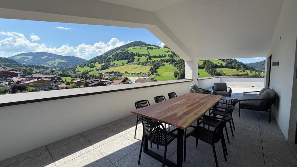 Property building, View (from property/room), Balcony/Terrace, Mountain view