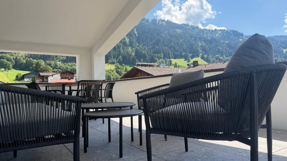Natural landscape, View (from property/room), Balcony/Terrace