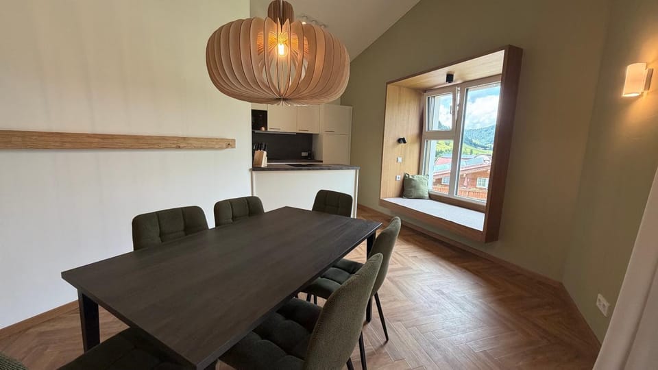 Dining area, Evening entertainment