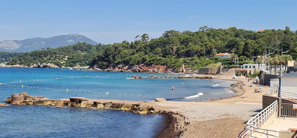 T2 avec terrasse en résidence avec piscine & tennis plage à 5 min Apartment in French Riviera