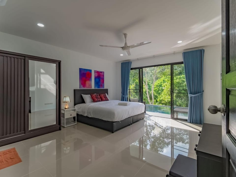 Luxurious Villa with Private Pool and Stunning Views Villa in Chalong