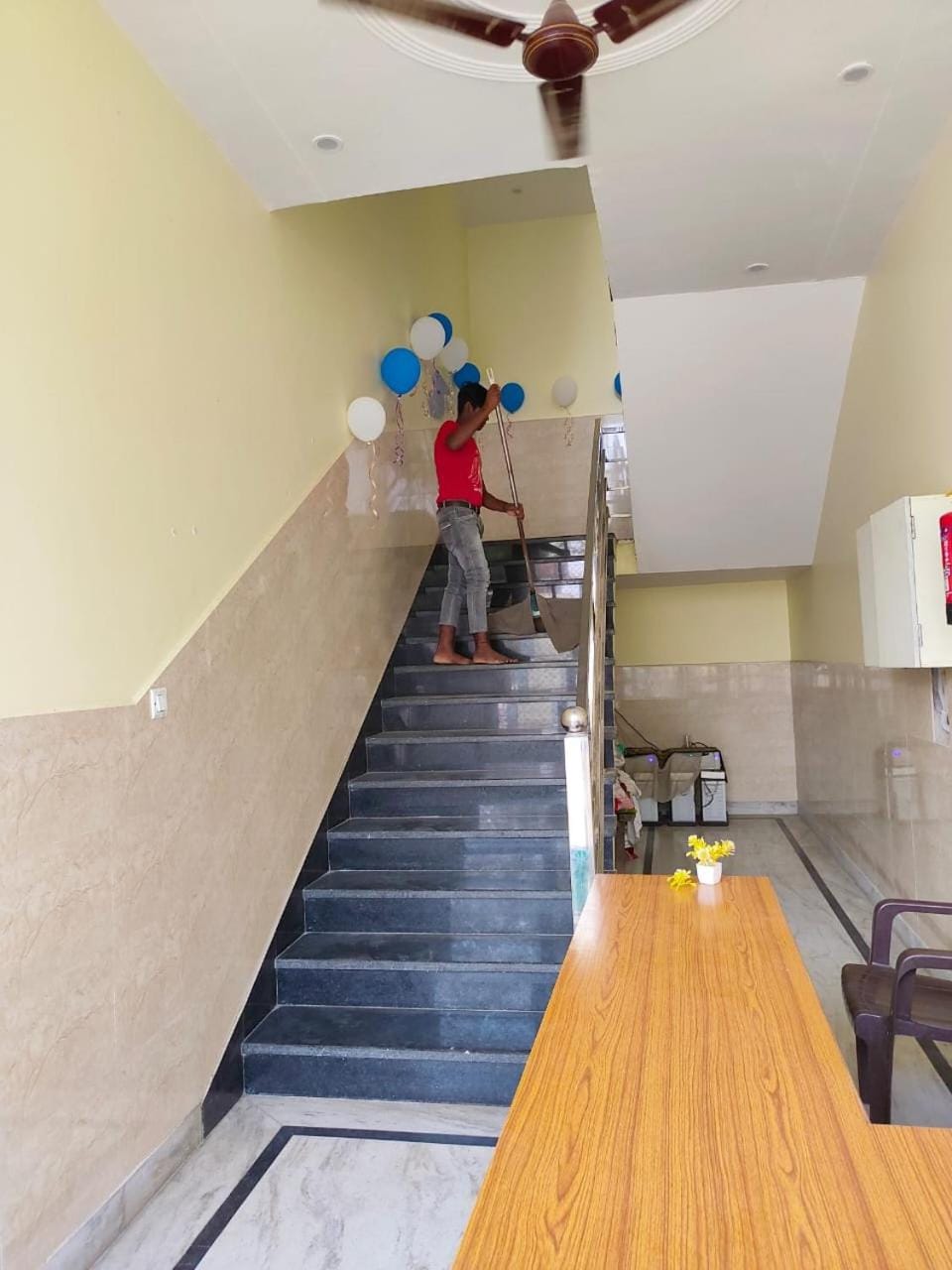 Hotel Shree Pyare Mohan Dham by Budget Hotel Stay Bed and Breakfast in Uttar Pradesh