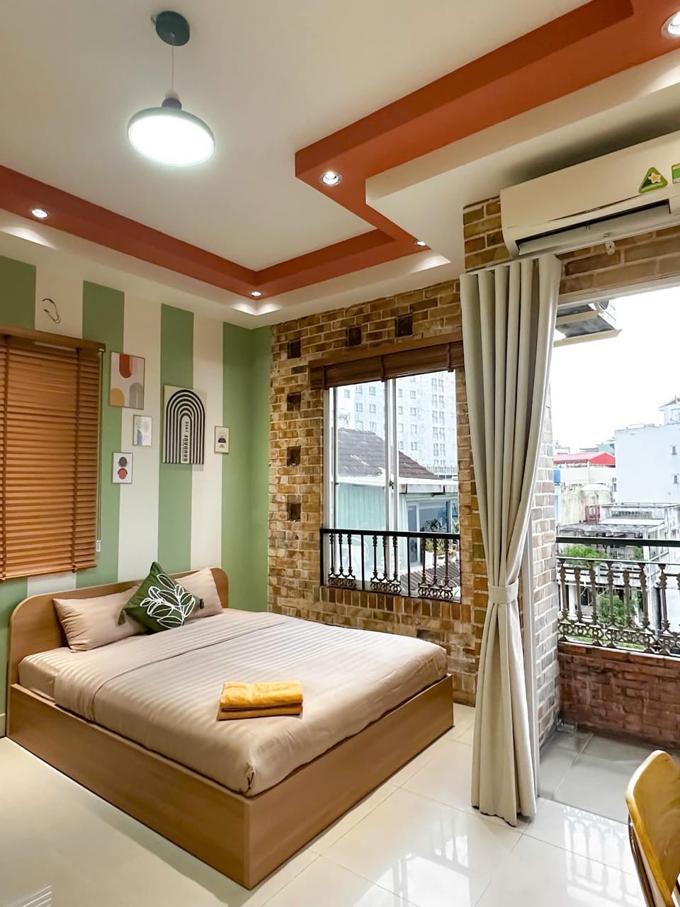 Bed, Natural landscape, View (from property/room), Balcony/Terrace, Living room, Photo of the whole room, Seating area, Bedroom
