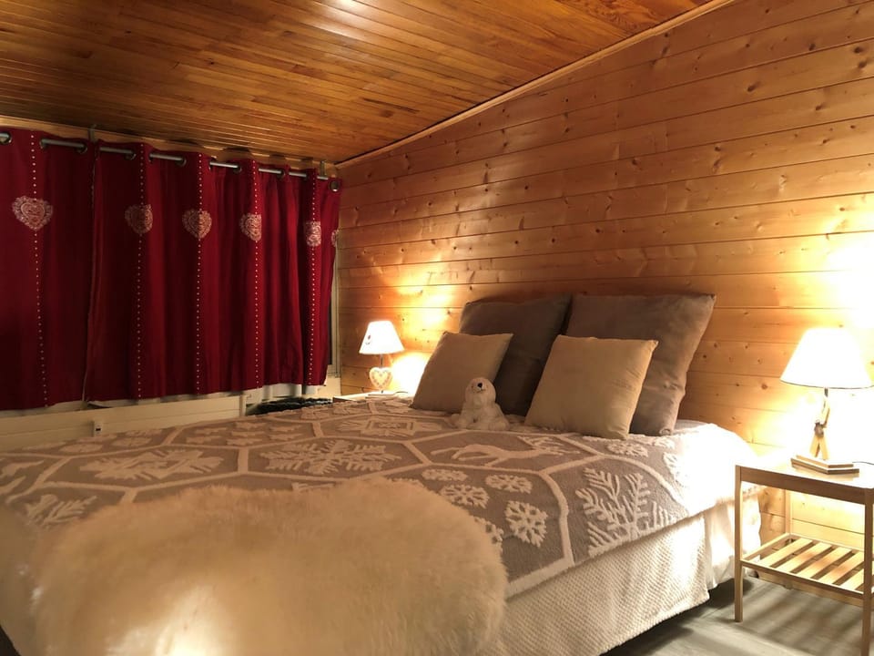 Living room, Bedroom