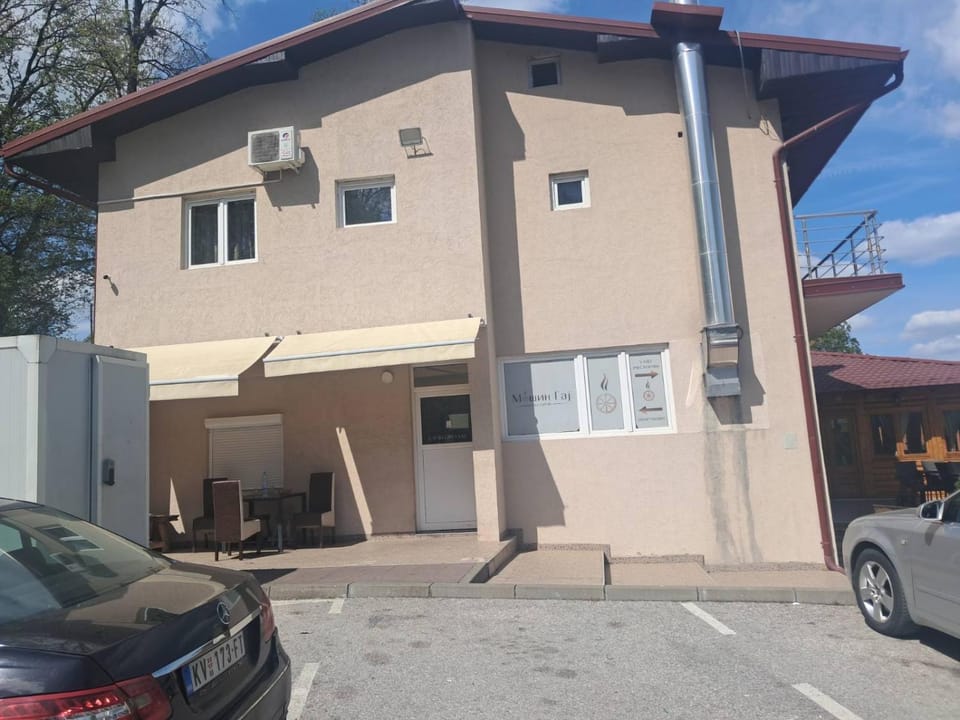Restoran i Bazeni Mosin Gaj Apartment in Serbia