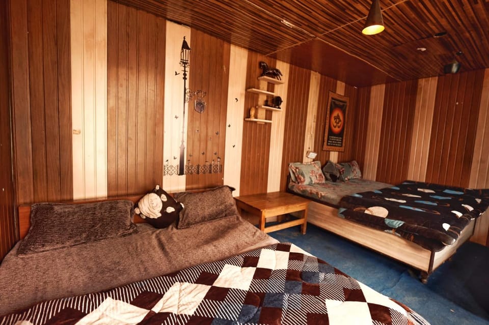 Moonlight Huts and Cafe Hotel in Himachal Pradesh