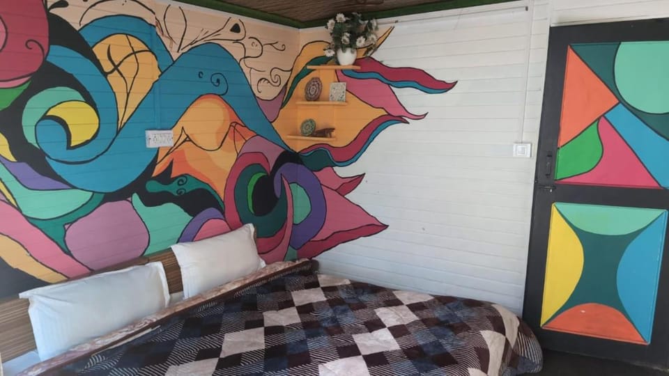 Moonlight Huts and Cafe Hotel in Himachal Pradesh