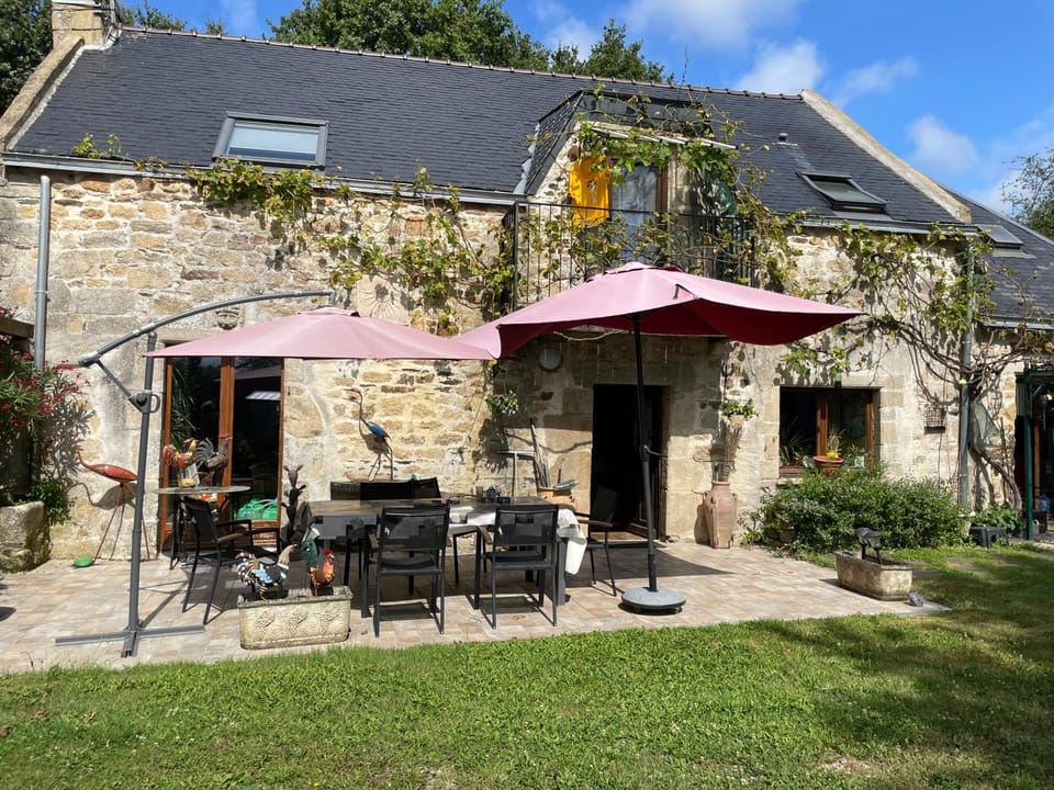 Chambres et Tables Hotes Le MOULIN DE TREMELGON Bed and Breakfast in Brittany