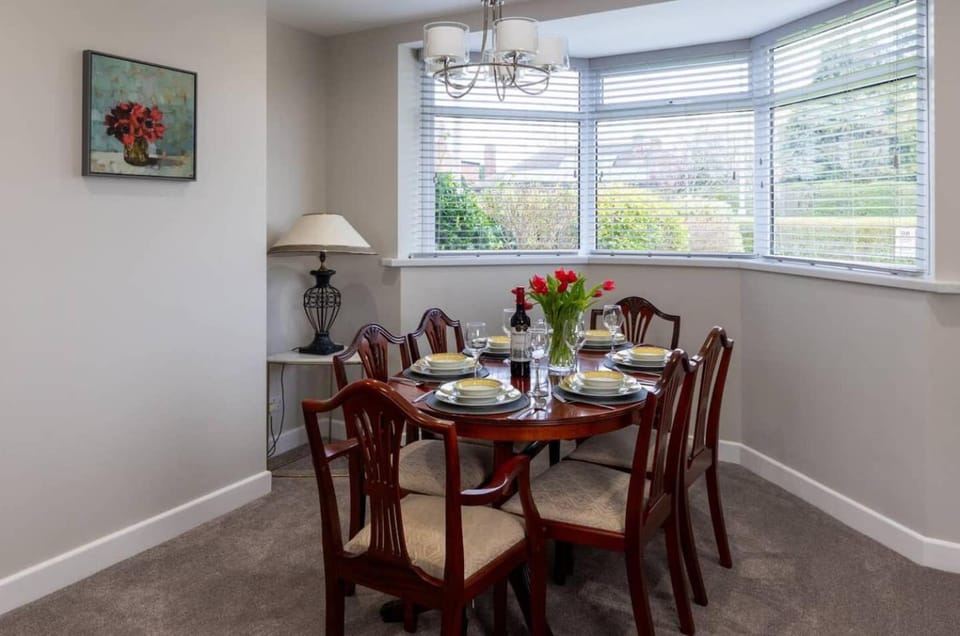 3 Bed Family-Friendly house at Sherwood Forest House in Newark and Sherwood District
