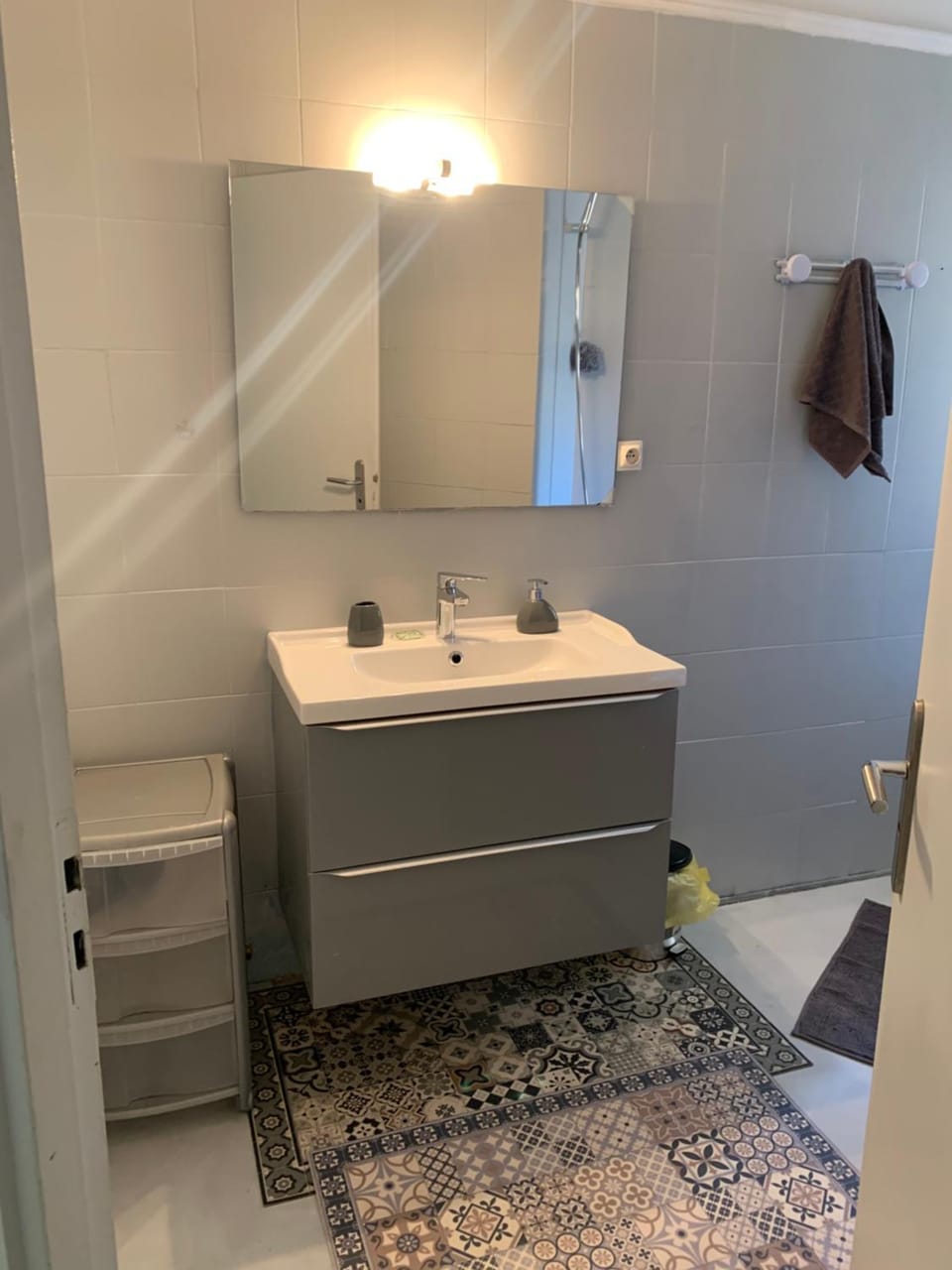 Room in a private home only for women near Port Vacation rental in Nice