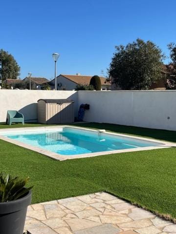 Maison paisible avec piscine privée House in Nimes