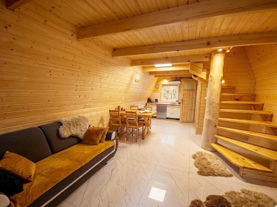 Property building, Communal lounge/ TV room, Kitchen or kitchenette, Living room, Floor plan, Dining area
