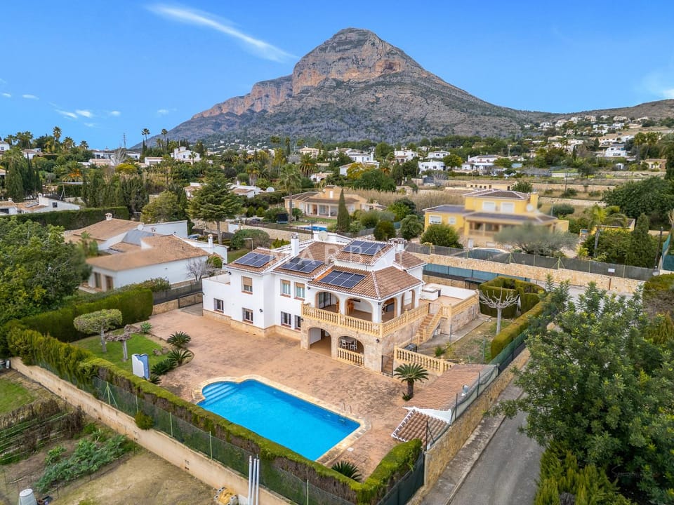 Property building, Day, Natural landscape, Mountain view, Pool view