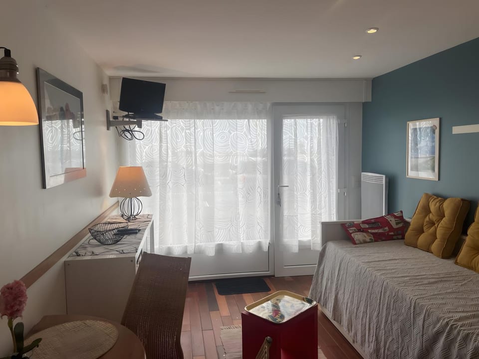 Property building, Living room