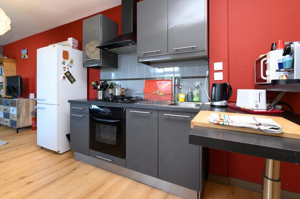 Kitchen or kitchenette, Living room