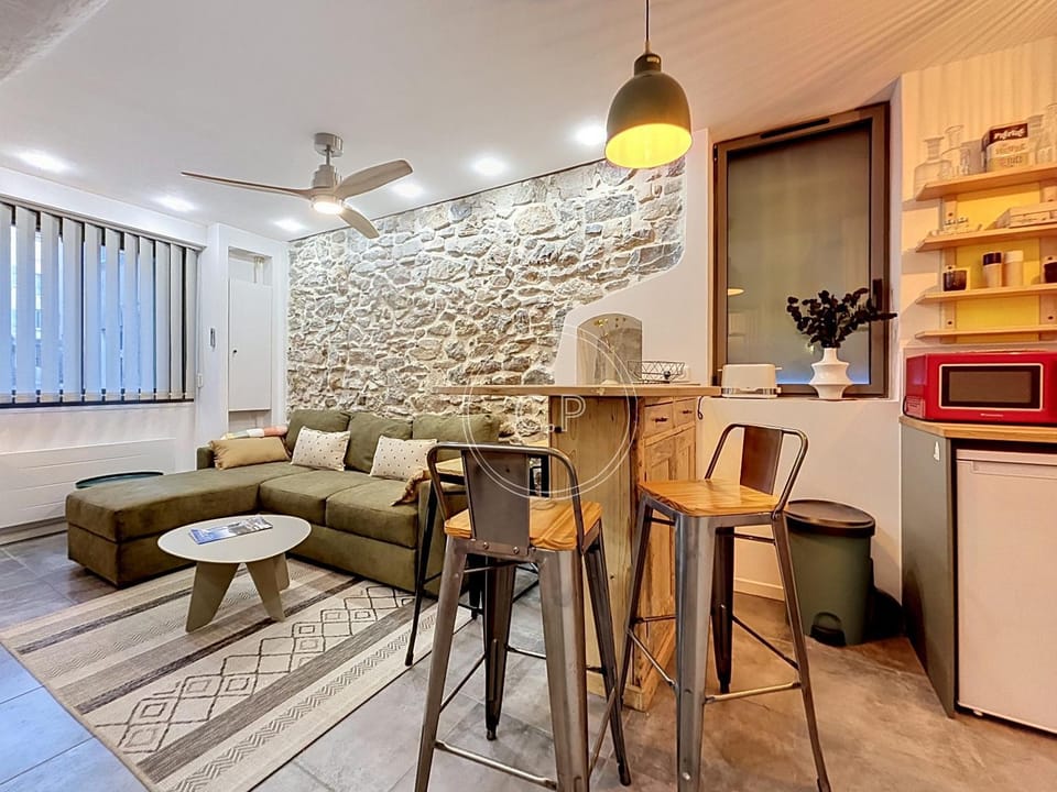 Living room, Meals, kitchen