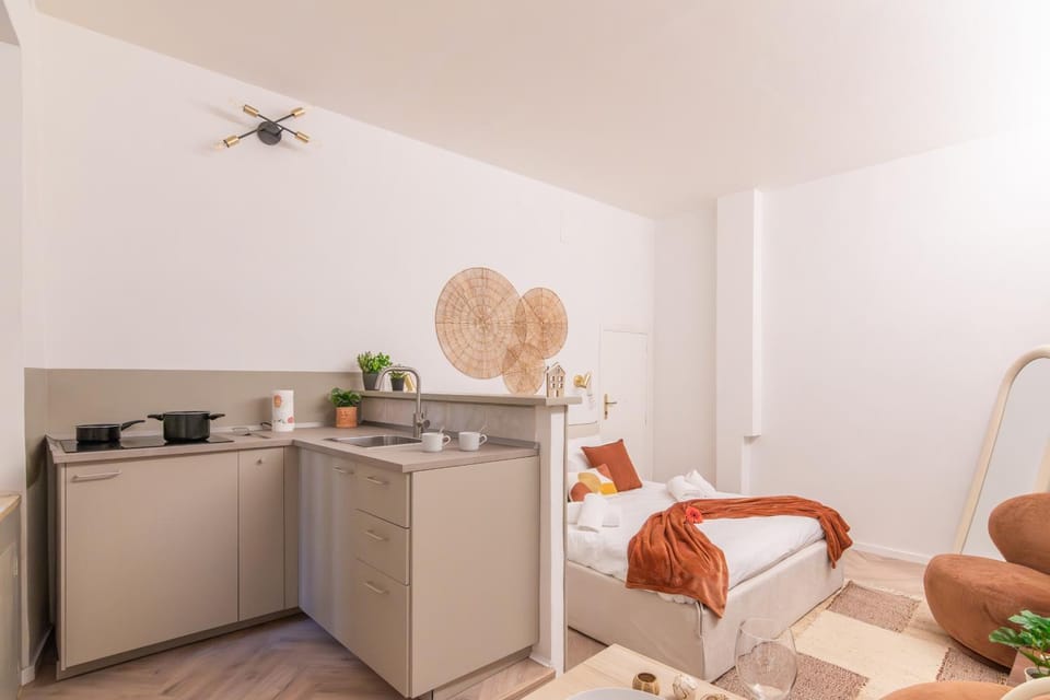 Bed, Kitchen or kitchenette, Photo of the whole room