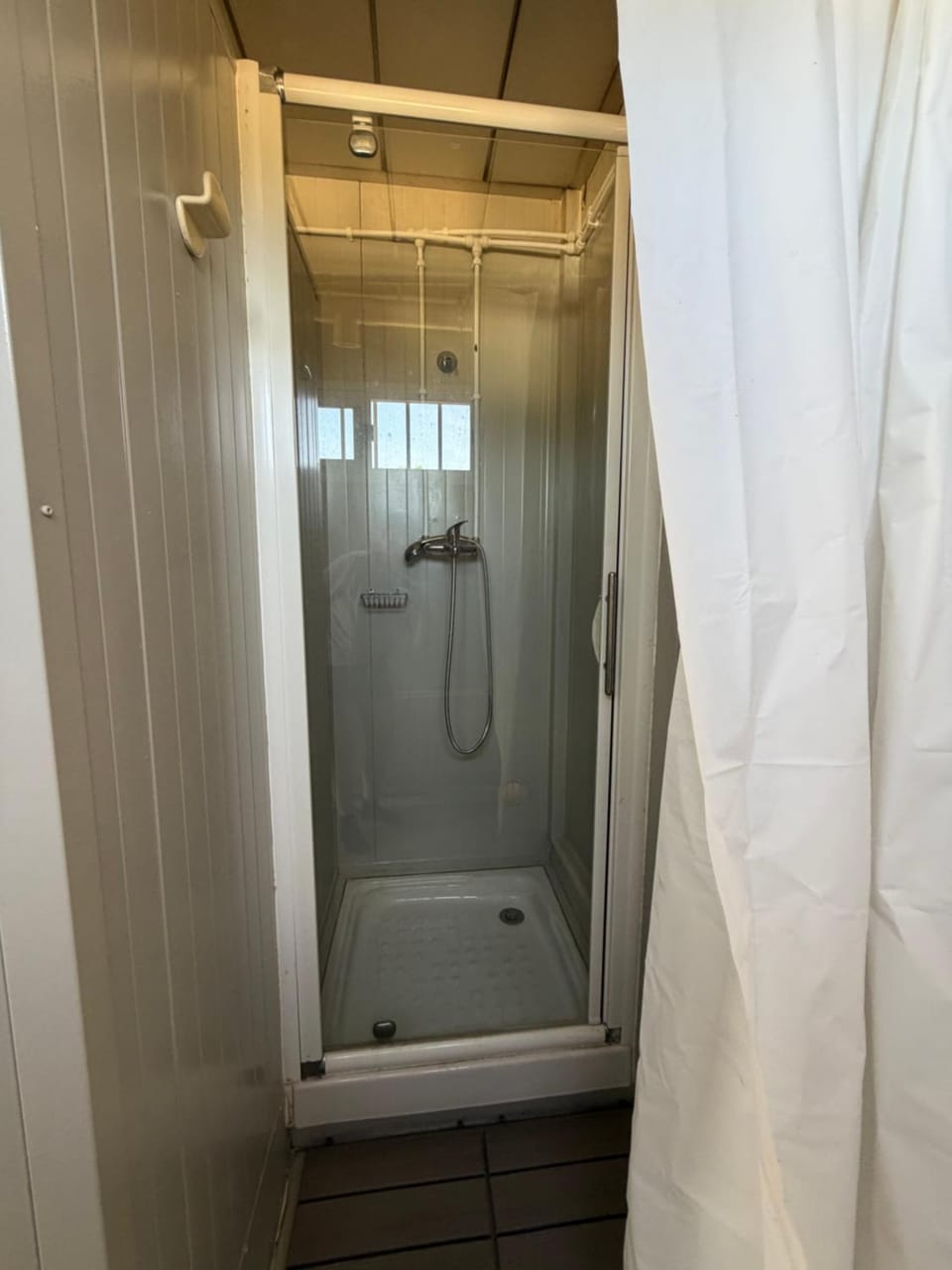 Yourtes de l œil d aigle au bord de l Allier Luxury tent in Auvergne-Rhône-Alpes