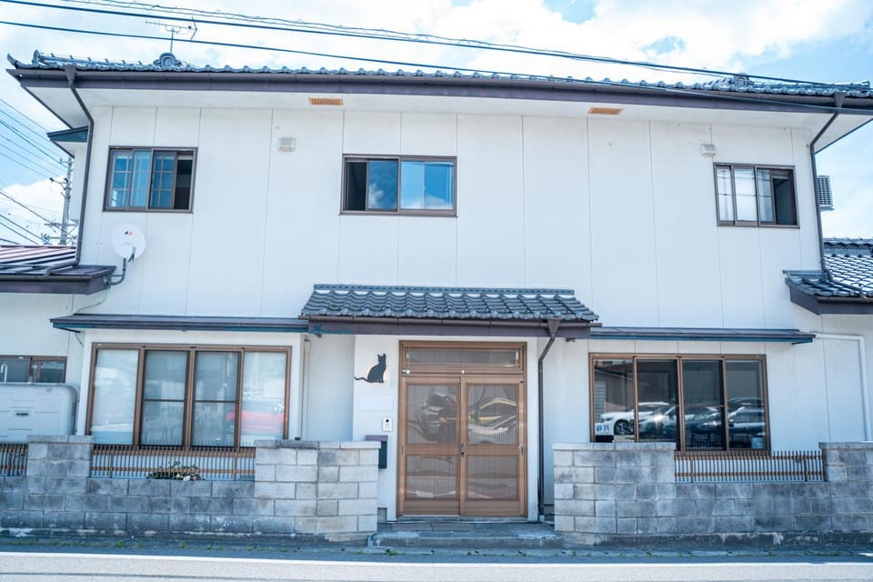 Property building, Day