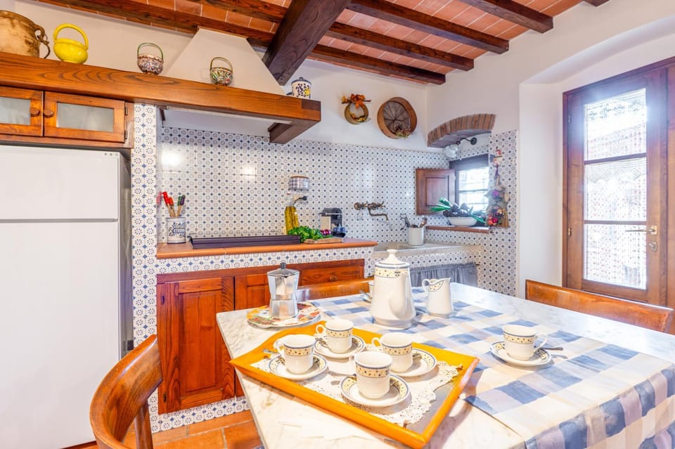 Coffee/tea facilities, Kitchen or kitchenette