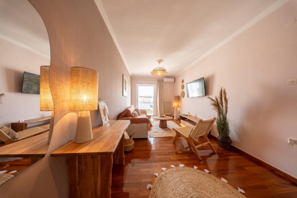 Bed, Living room
