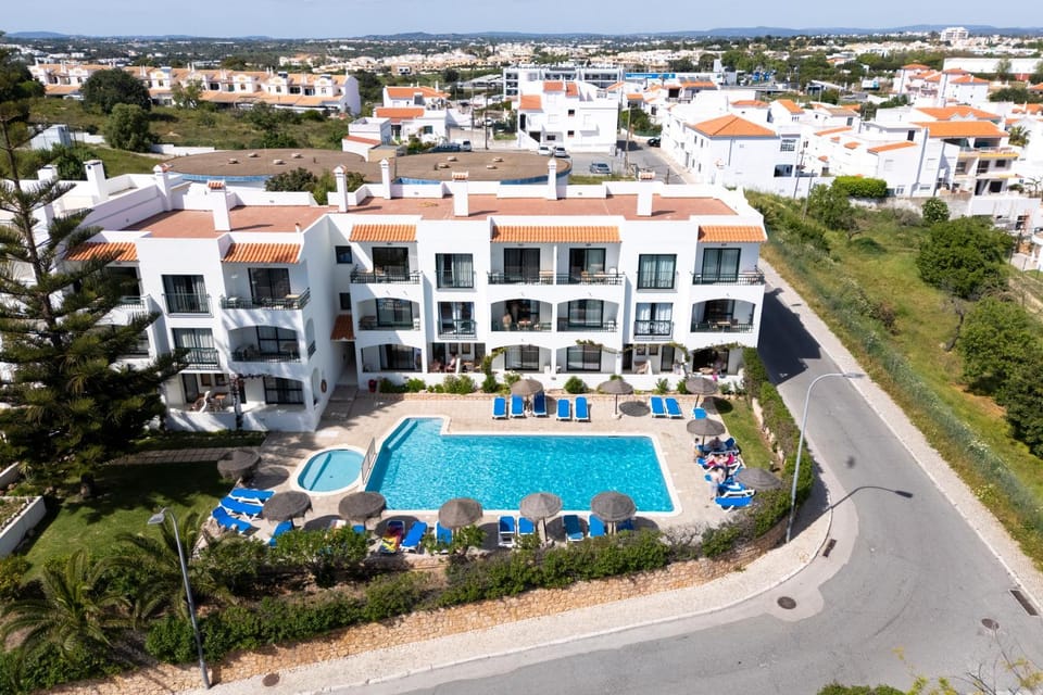 Property building, Neighbourhood, Bird's eye view, Pool view