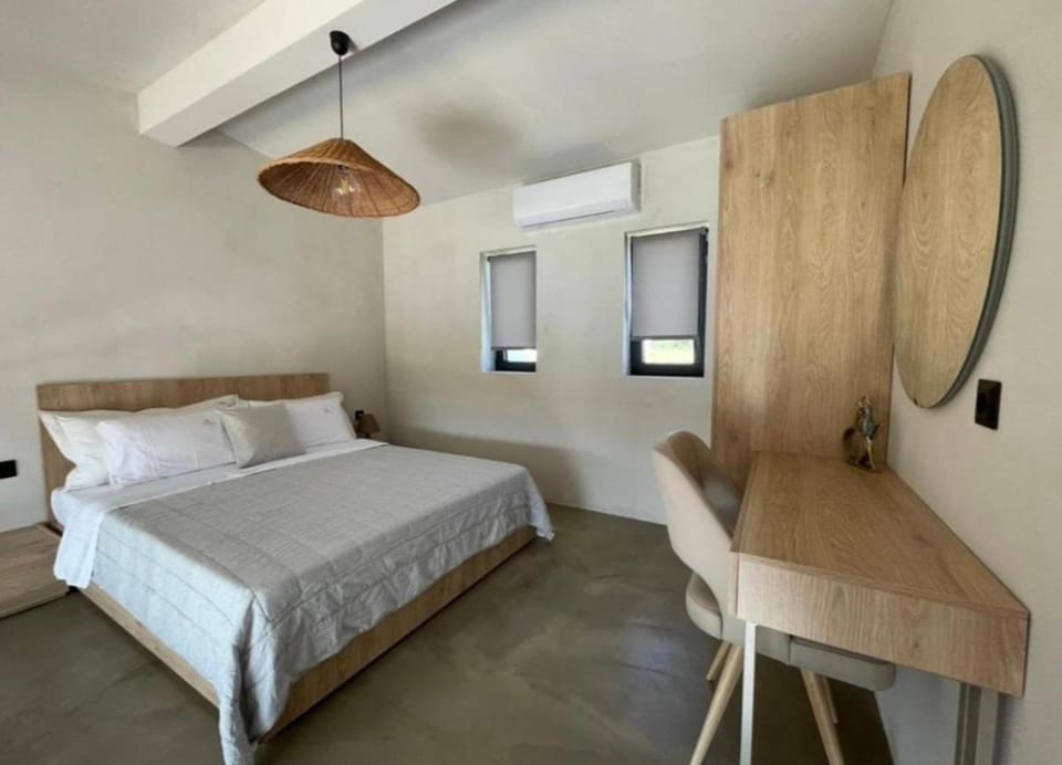 Bed, Bedroom, wardrobe, air conditioner