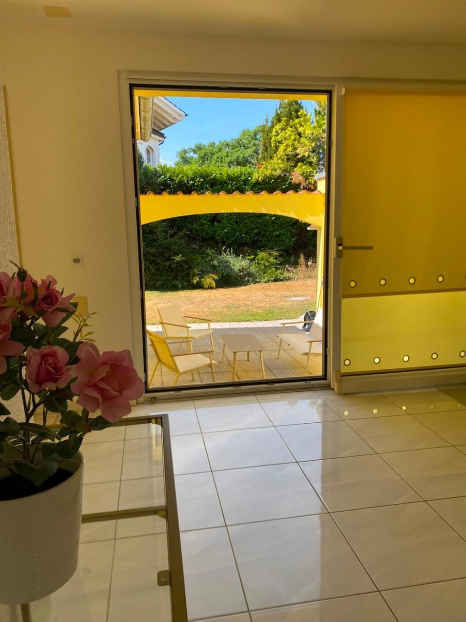 Facade/entrance, Garden view