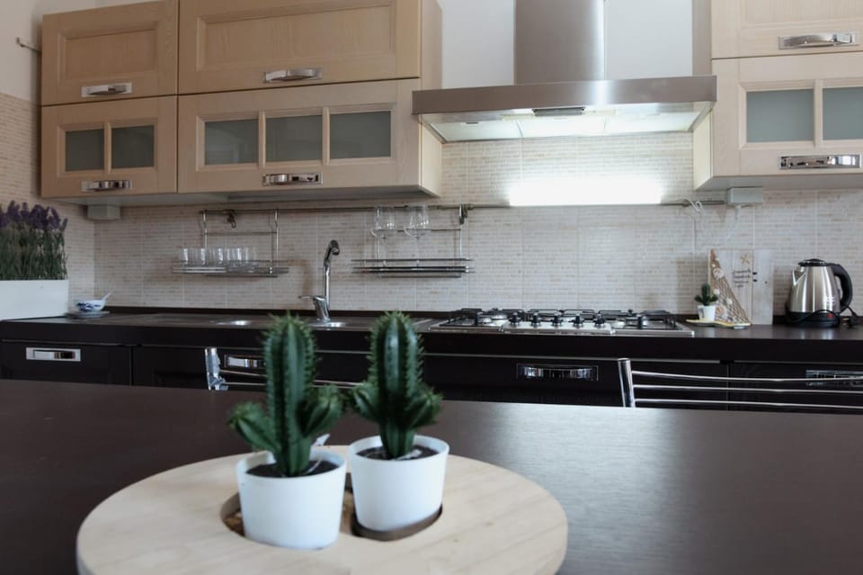 Kitchen or kitchenette, Kitchen or kitchenette