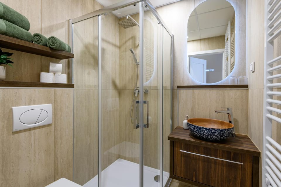 Shower, Bathroom