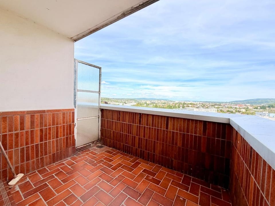 Appart 6 pers Grande Terrasse Proche Chateaufarine Apartment in Besançon