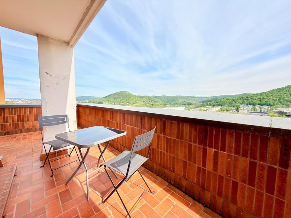 Appart 6 pers Grande Terrasse Proche Chateaufarine Apartment in Besançon