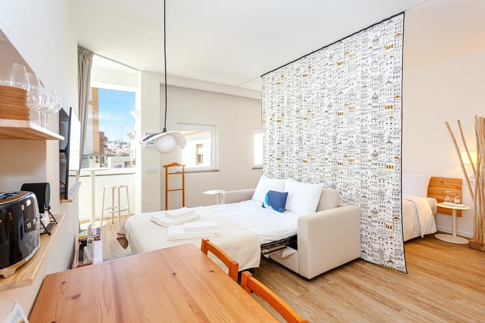 Bed, Living room, Photo of the whole room, Bedroom, Quiet street view