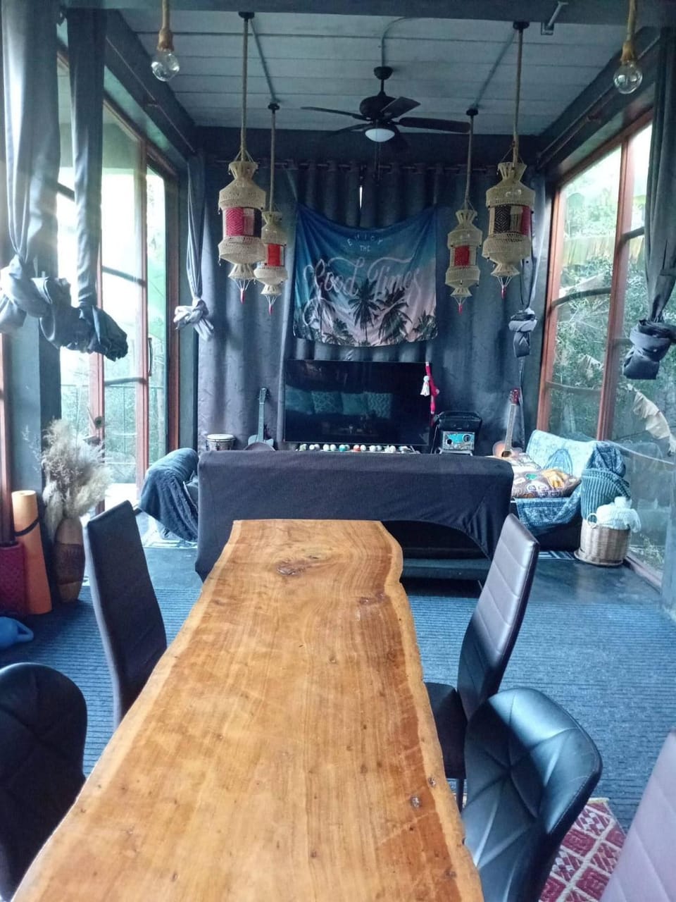 Living room, Dining area