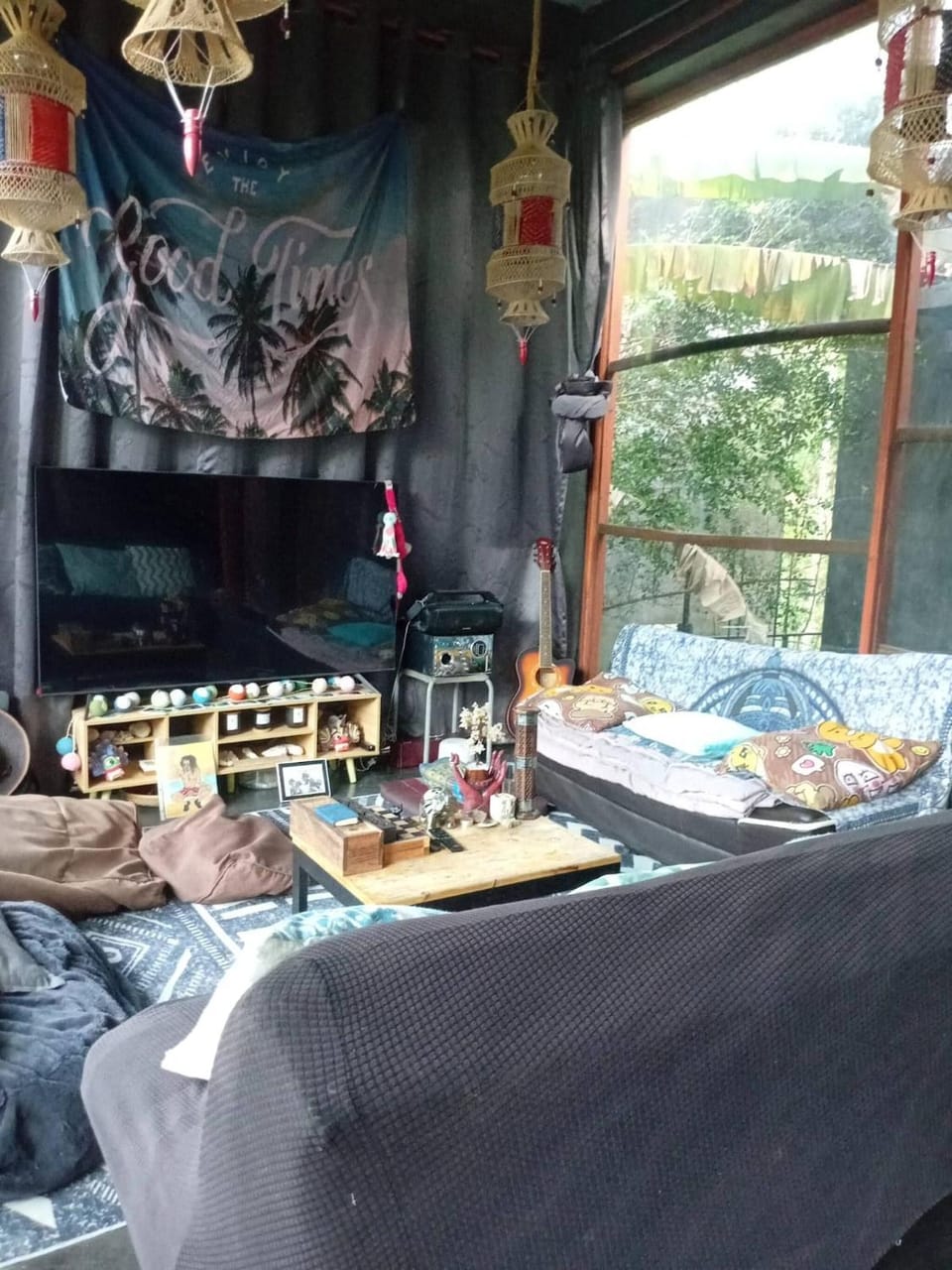 Bed, Living room, Bedroom
