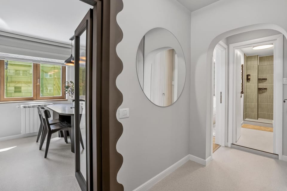 Modern Luxury Apartment & Close to Old Town Apartment in Bucharest