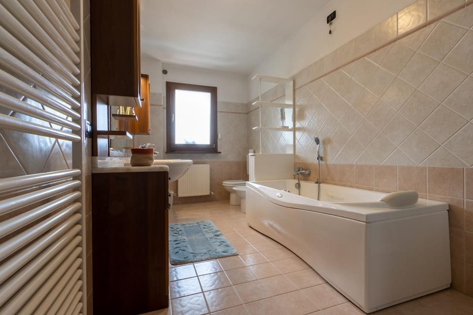 Bathroom, Bath