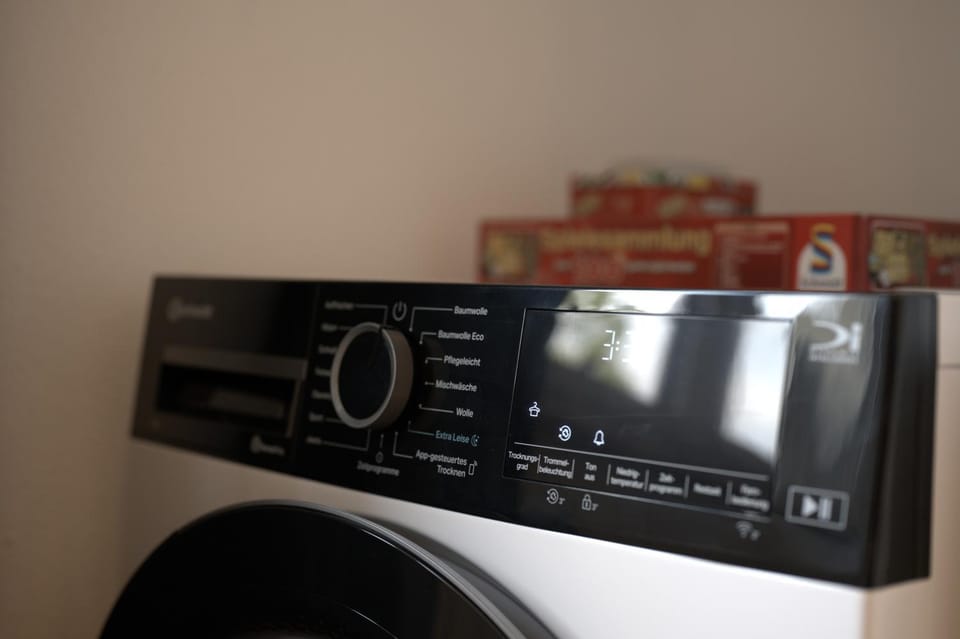 Photo of the whole room, Bedroom, internet, dryer