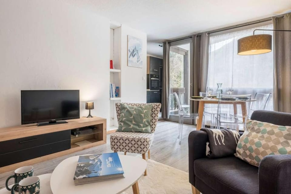 TV and multimedia, Living room, Dining area