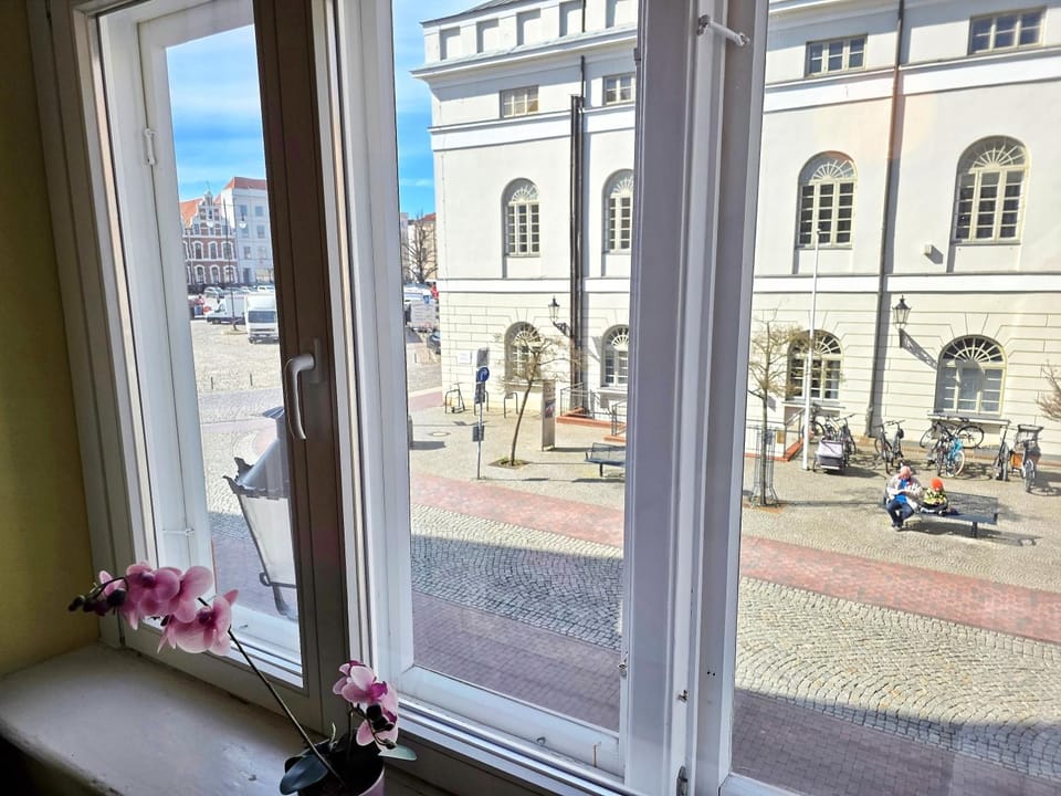 Lavendula - Café 28 & Pension am Markt - ABC622 Apartment in Wismar