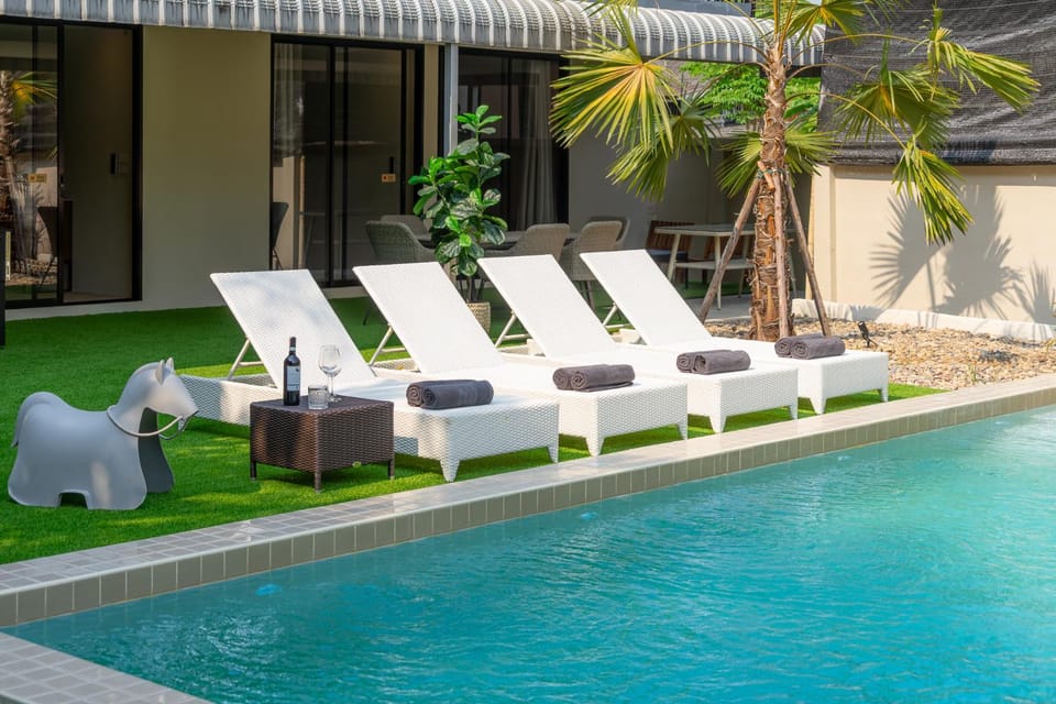 Patio, Garden, Seating area, Garden view, Pool view, Swimming pool, sunbed