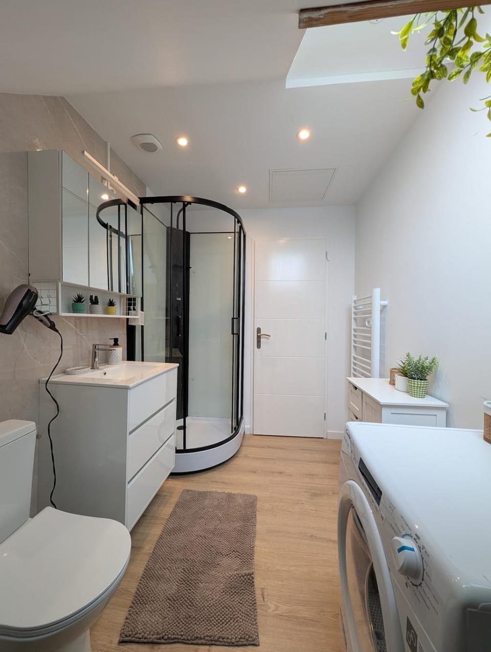 Appartement proche gare 4 chambres - 8 personnes Apartment in Saint-Nazaire