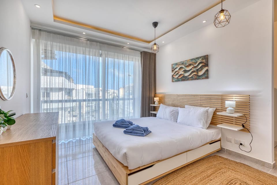 Luxury duplex apartment with sun terrace and jacuzzi SDIN1-1 Apartment in Malta
