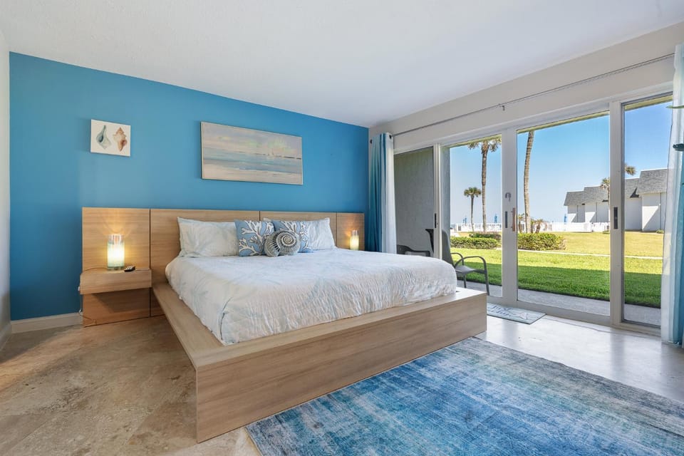 Ocean View 2BR Ground Floor Condo NSB Surfside House in Edgewater