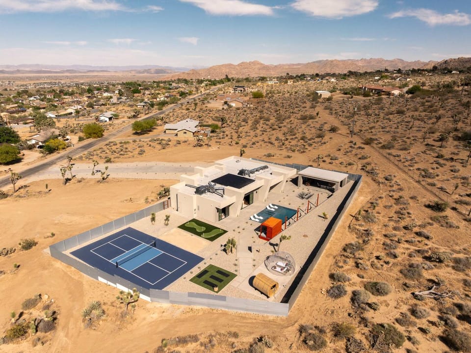 Villa Solara Pool Sauna Pickle Stargazing dome House in Joshua Tree