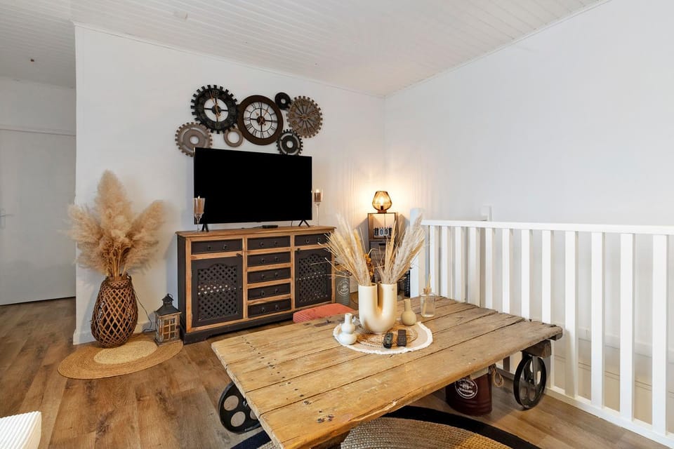 Property building, Living room