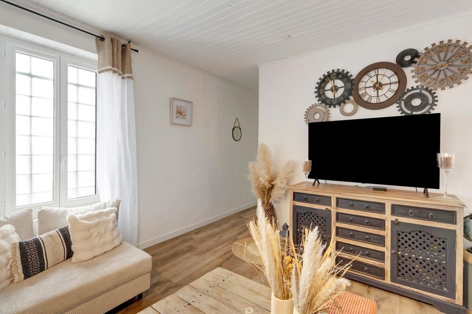 Property building, Living room