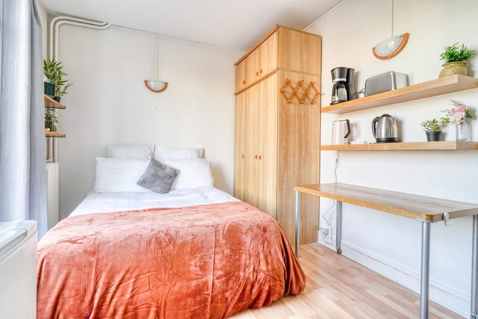 Living room, Bedroom