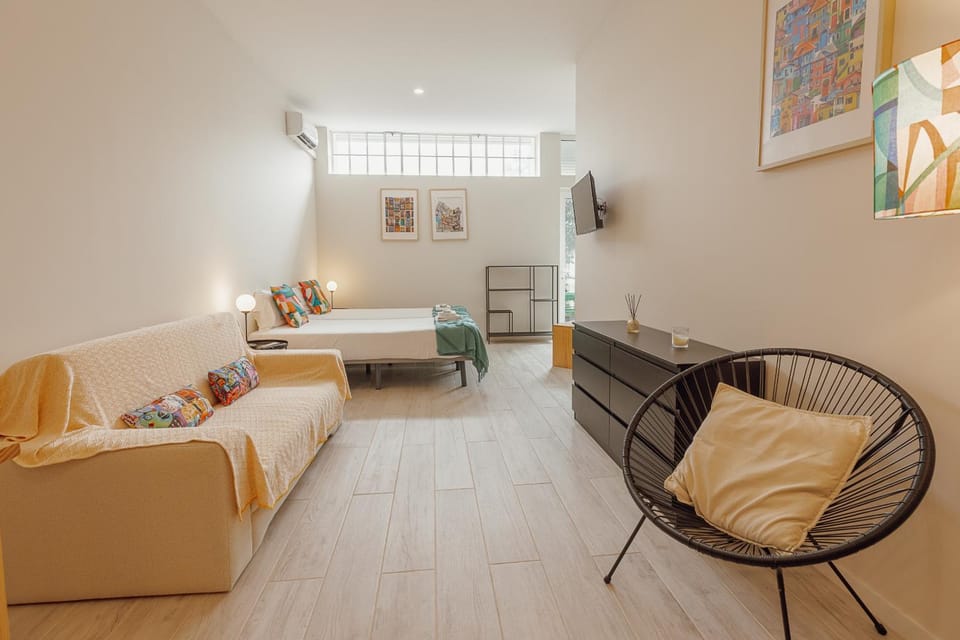 Communal lounge/ TV room, Living room